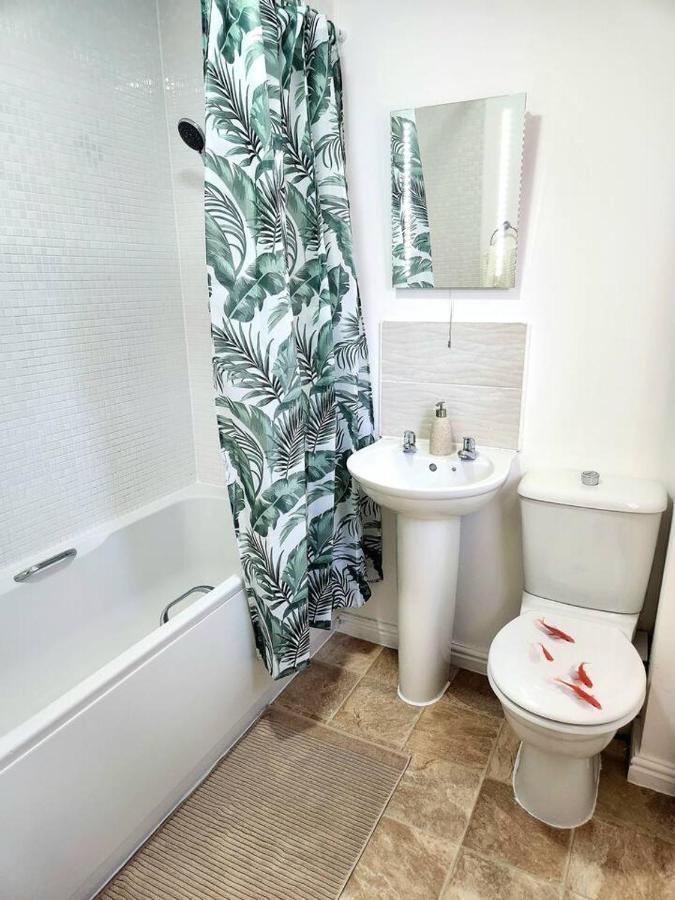 Home From Home 3 Bed,2 Bath House With Garden&Parking Near Centre&Tram Stop Sheffield Exterior foto