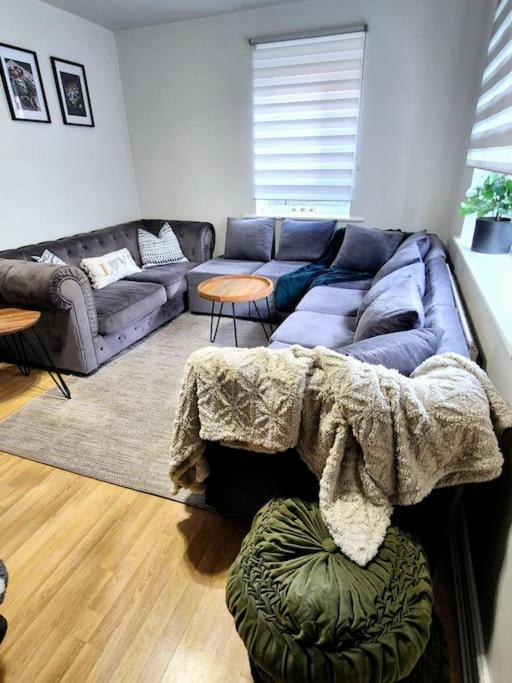 Home From Home 3 Bed,2 Bath House With Garden&Parking Near Centre&Tram Stop Sheffield Exterior foto